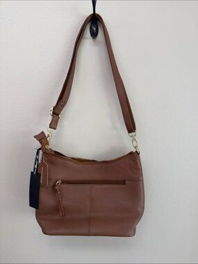Classic Brown Leather Shoulder Bag with Front Zip Pocket